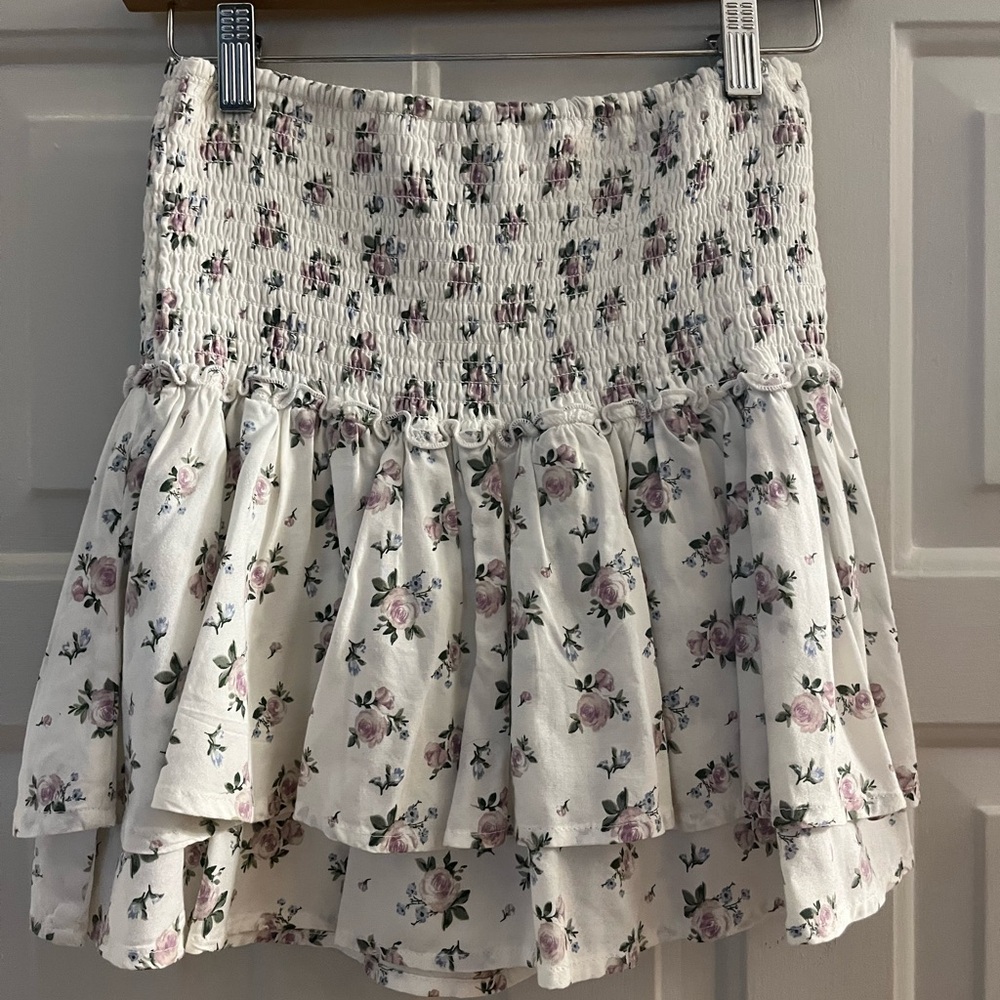 Hollister Rose Floral White Shorts Small